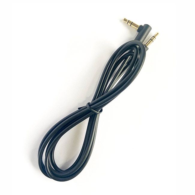 Cabo de áudio P2 - Plug em "L" para fones W820BT e W830BT - Preto - 1,30 MTS